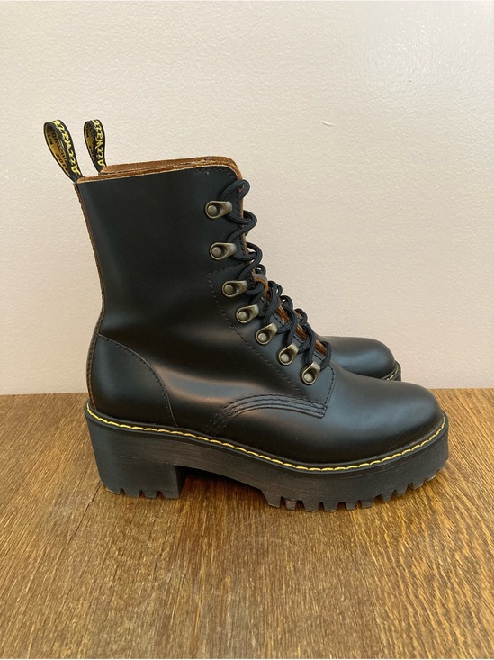 Dr. Martens Shoes - Dr Martens Leona Smooth Black Leather Platform Boots Women’s Size 8